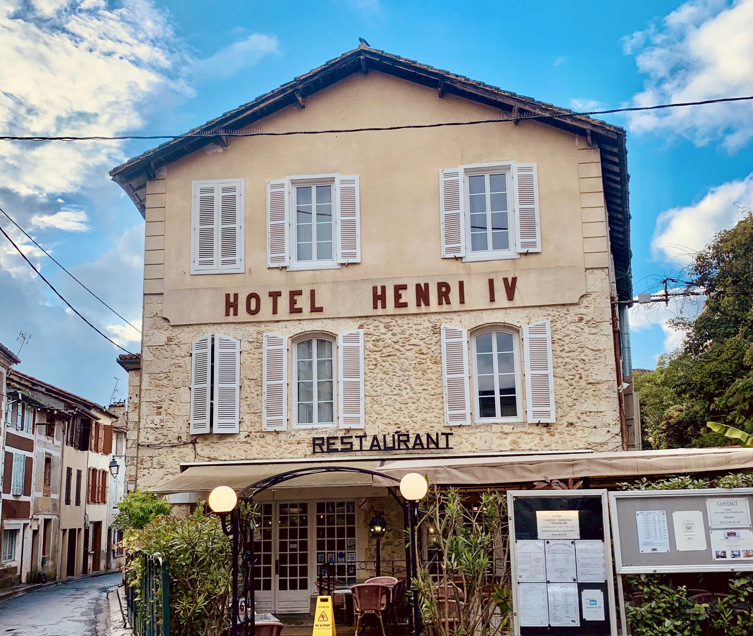 FOTO HOTEL HENRY (1)-min